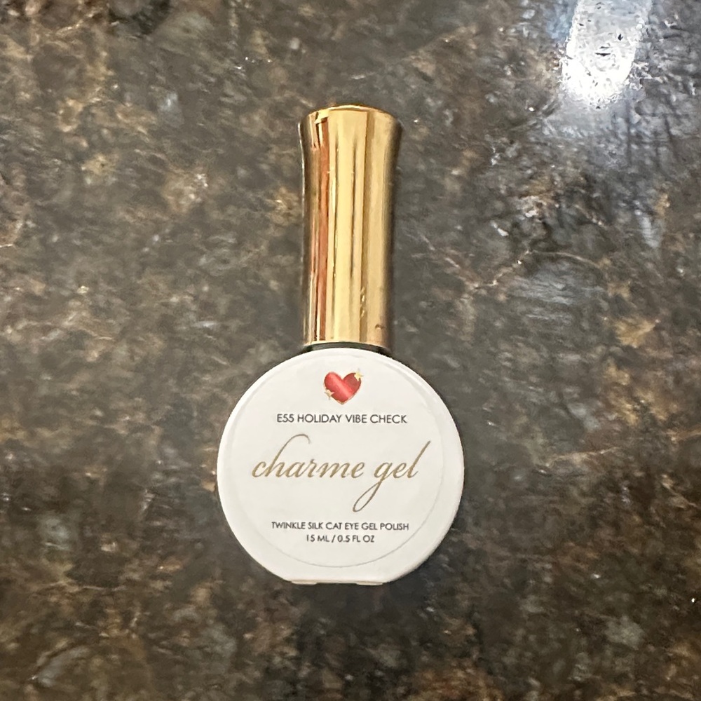 Daily Charme Twinkle Silk Cat Eye Polish in E55 Holiday Vibe Check - New